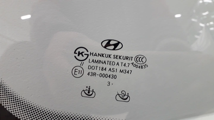HYUNDAI GENESIS 4D SEDAN 01/2011-2014 лобовое стекло, обогрев, датчик дождя, окно под VIN от Оригинал